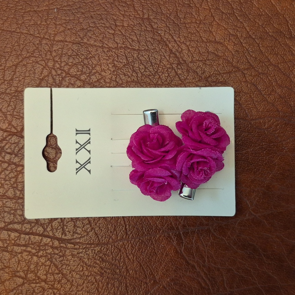 Forever 21 Pink Floral Hair Clips, New With Tags